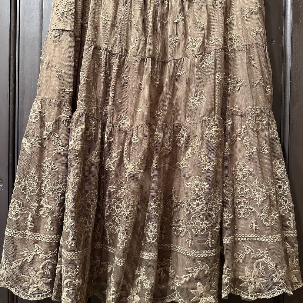 Sundance fully lined lace skirt